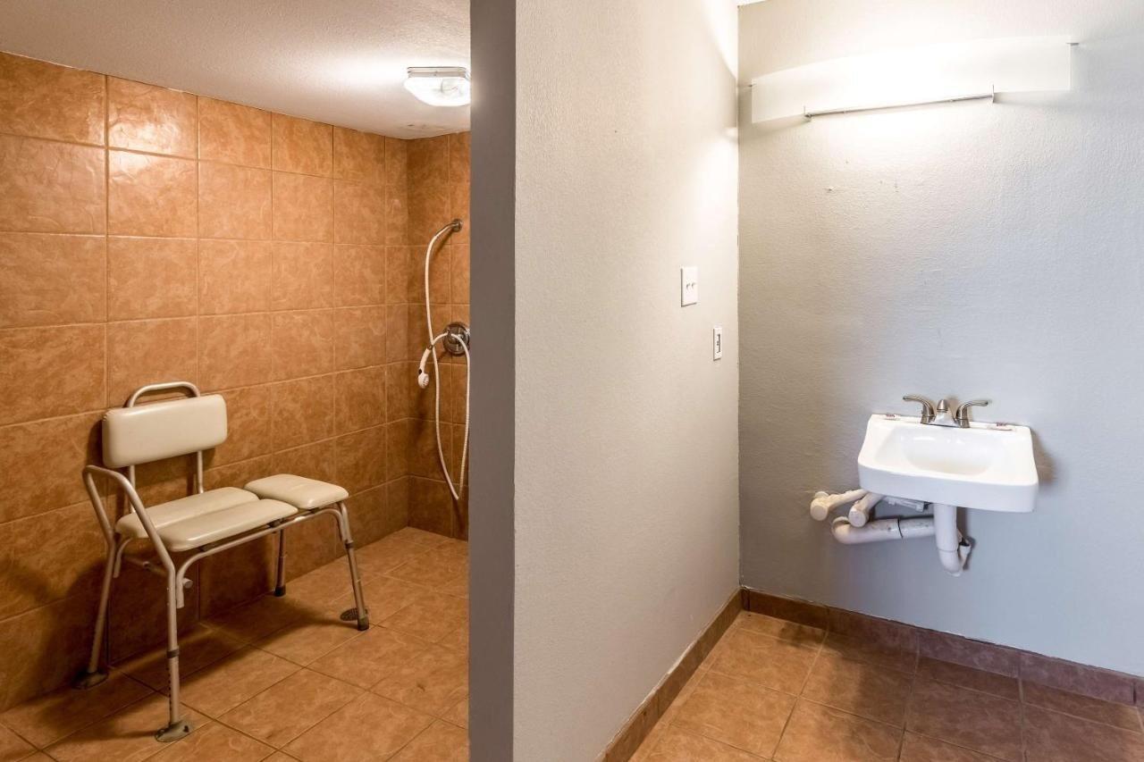 Econo Lodge Mineral Wells Eksteriør bilde